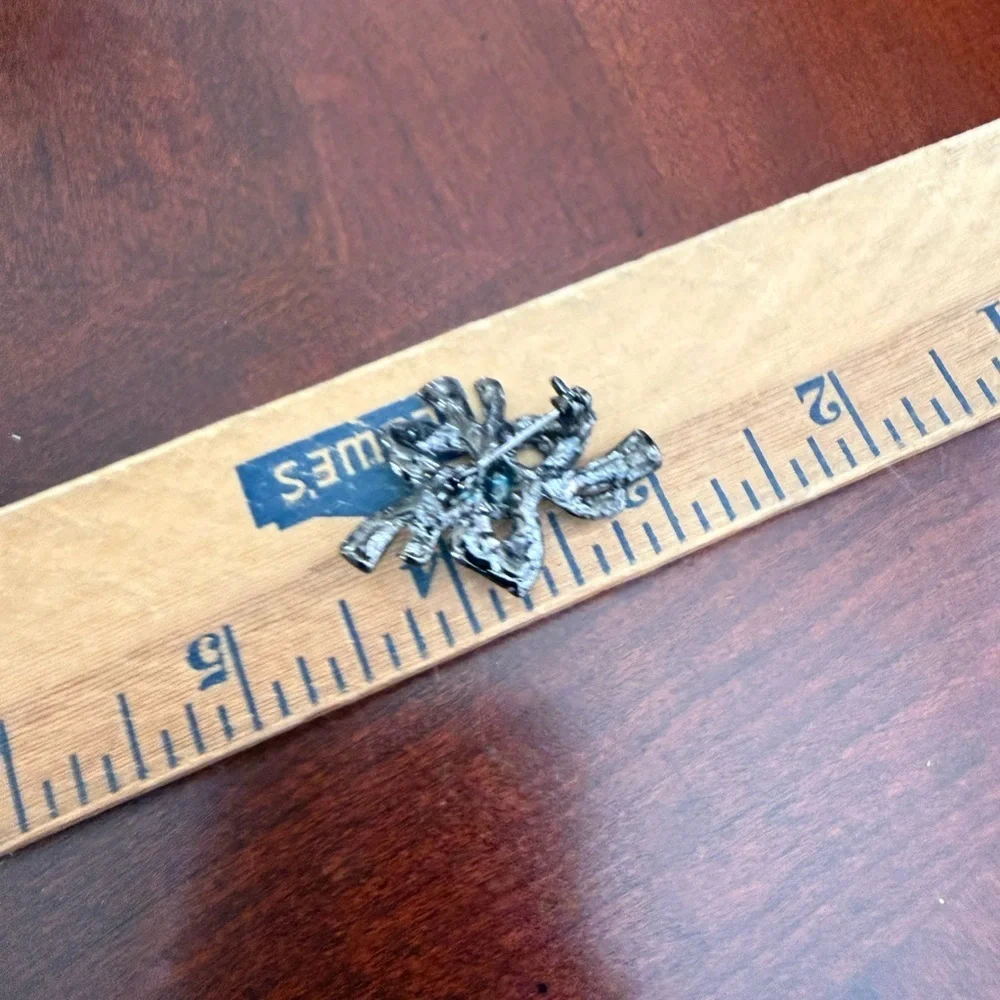 Vintage Flower Brooch